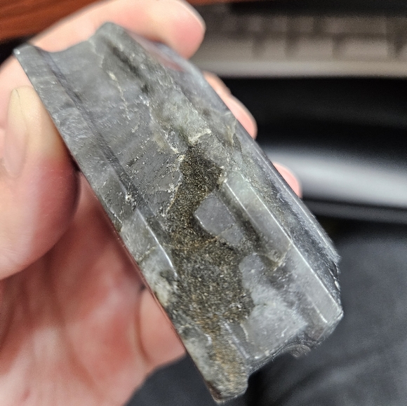 Labradorite hand carved coffin carving. 2.8 in - Picture 5 of 6